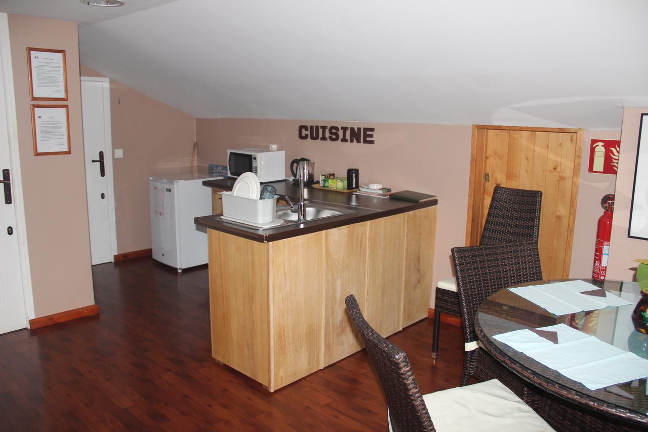 Le Colibri Bed & Breakfast Le Dix-Septieme Exterior photo
